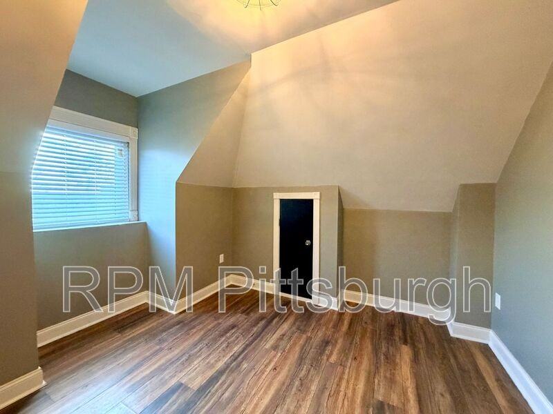 227 N Negley Ave #8 - Photo 7 of 12