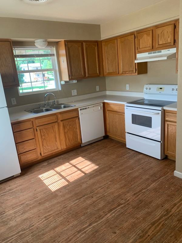 43 Chelsea Ln - Photo 3 of 11