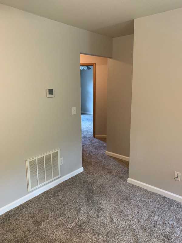 43 Chelsea Ln - Photo 6 of 11