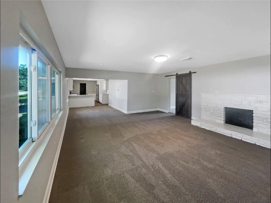 370 E Waldo St - Photo 6 of 20