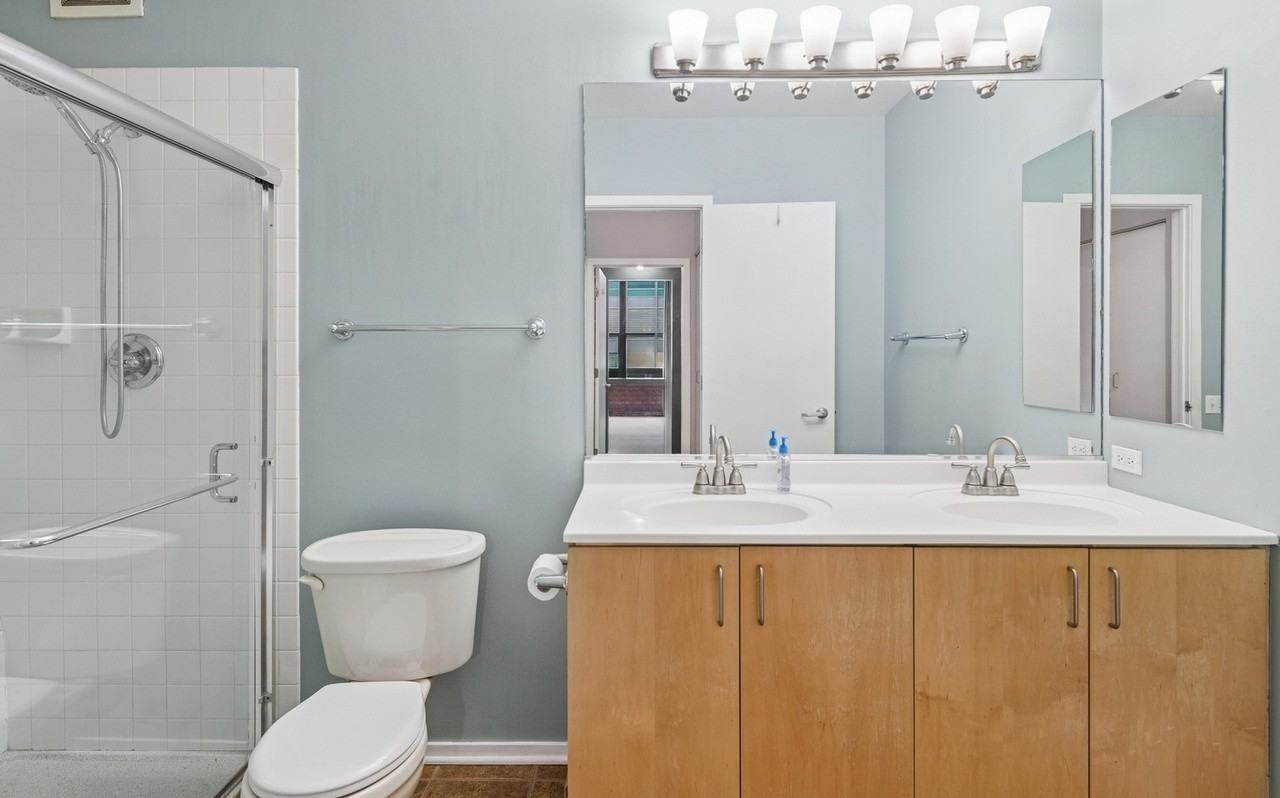 130 S Canal St - Photo 3 of 7