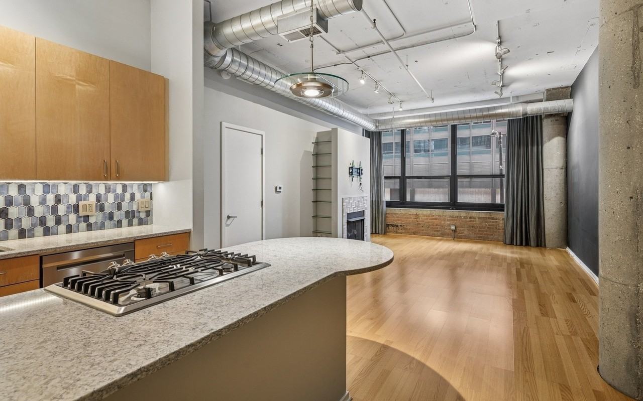 130 S Canal St - Photo 6 of 7