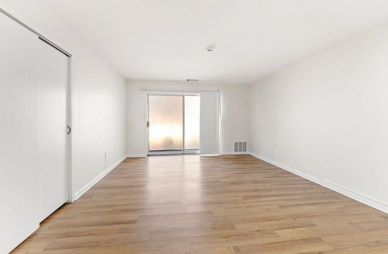 175 Clare Ave #323 - Photo 4 of 6