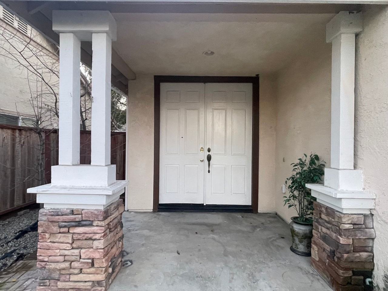 4652 Hawk Way - Photo 2 of 38