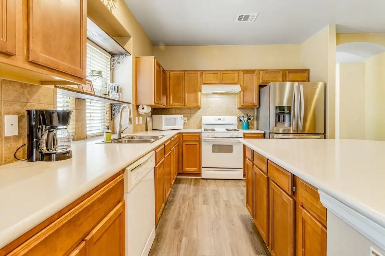 201 Newberry Trl - Photo 6 of 26