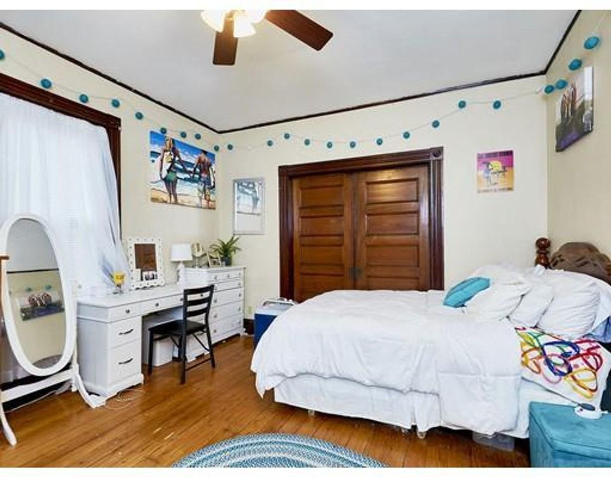 295 Foster St - Photo 5 of 18