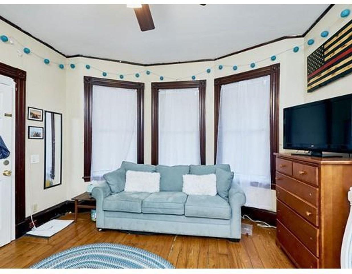 295 Foster St - Photo 6 of 18