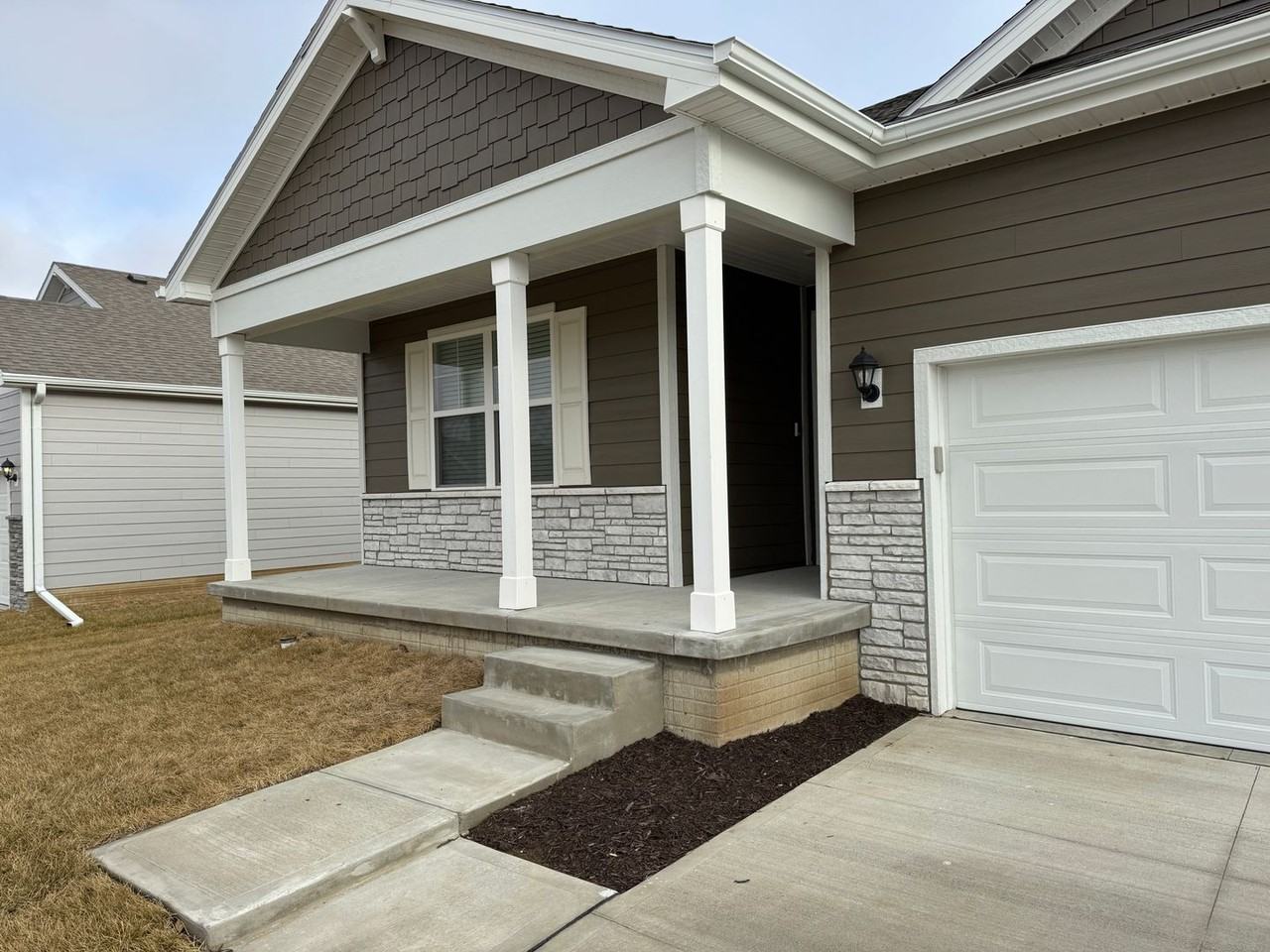 12917 S 66th Ave - Photo 3 of 49