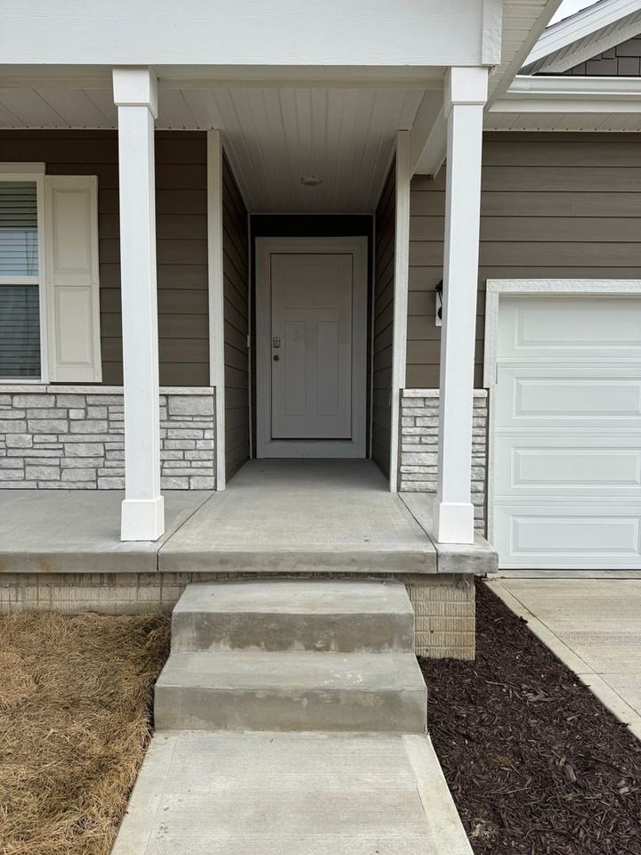 12917 S 66th Ave - Photo 5 of 49