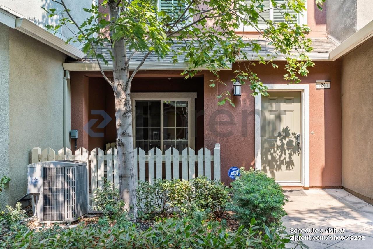 1241 Arabica Ter - Photo 3 of 18