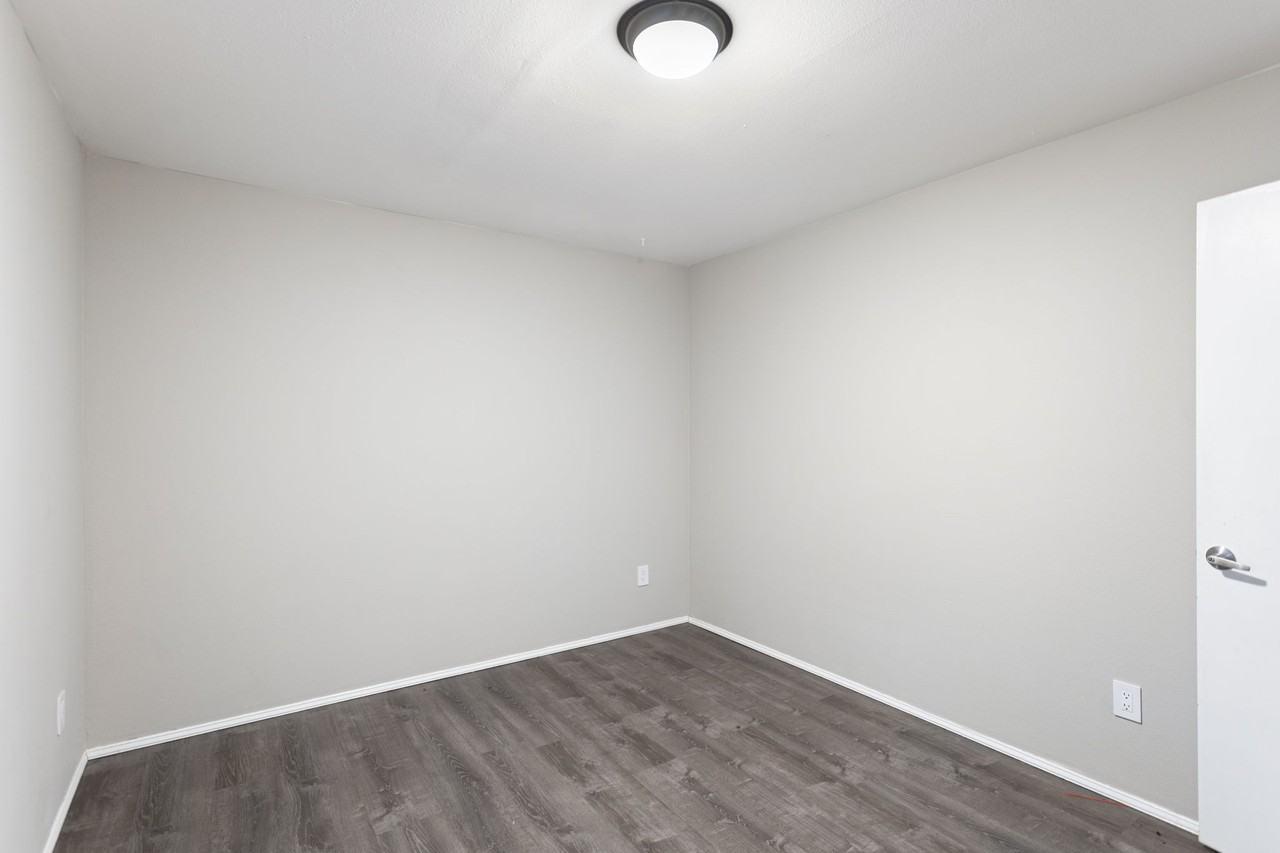 3017 S 224th St #B - Photo 2 of 8