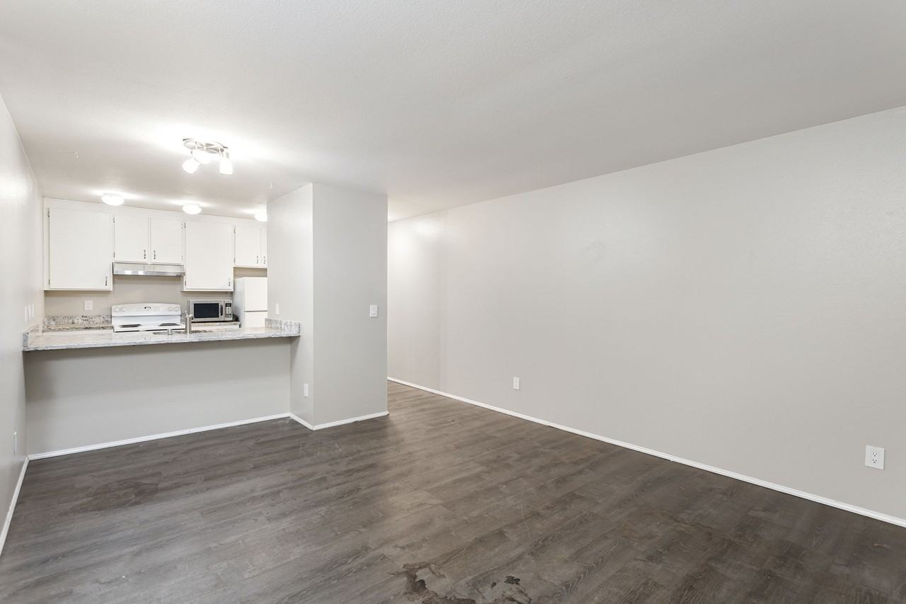 3017 S 224th St #B - Photo 6 of 8