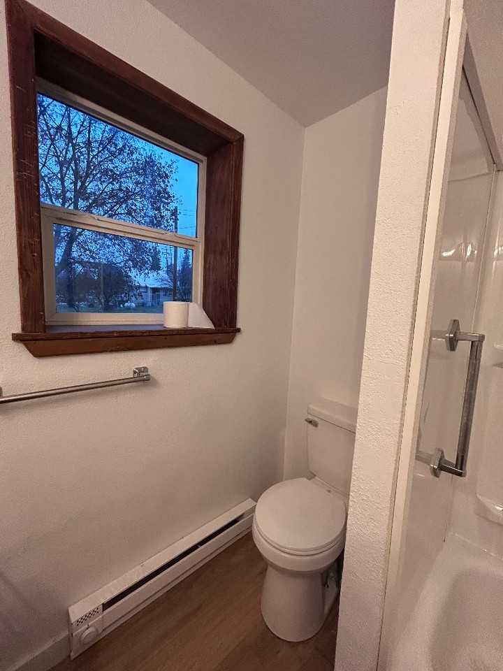 202 Preston Ave W - Photo 3 of 10