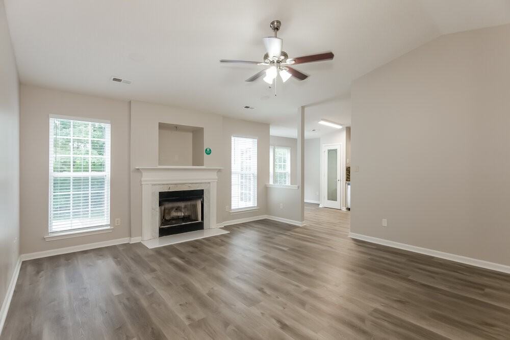 1610 Royal Tree Ct - Photo 3 of 16