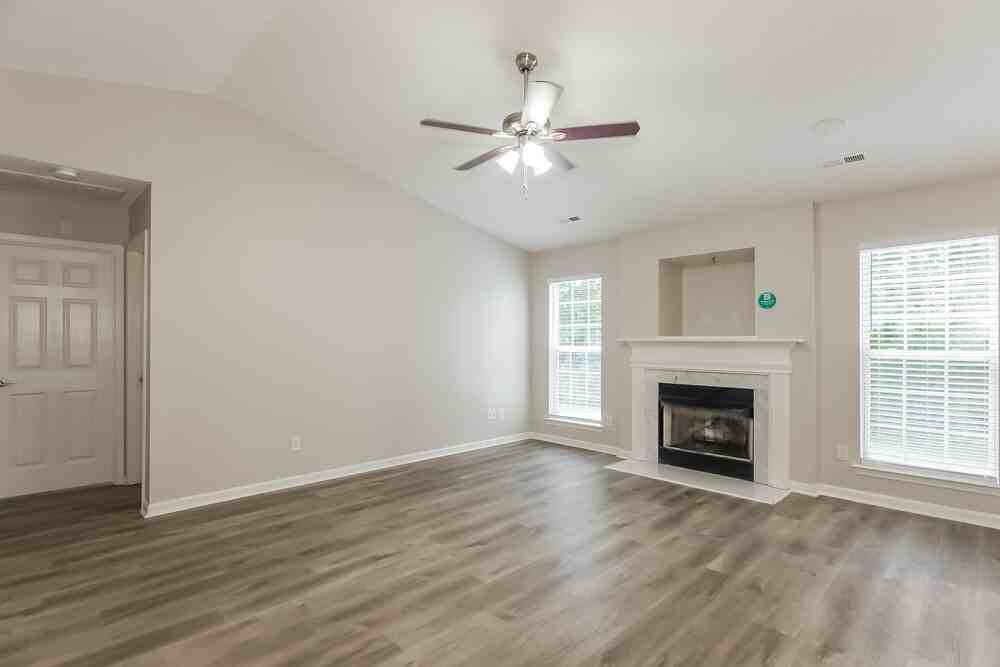 1610 Royal Tree Ct - Photo 5 of 16