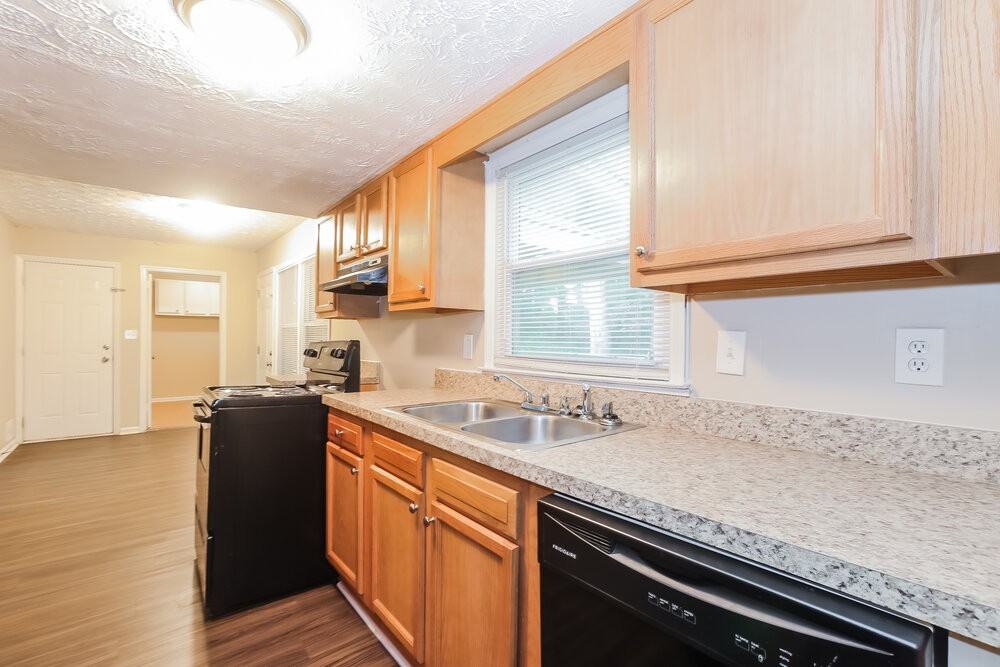 3358 Creekway Dr - Photo 7 of 17