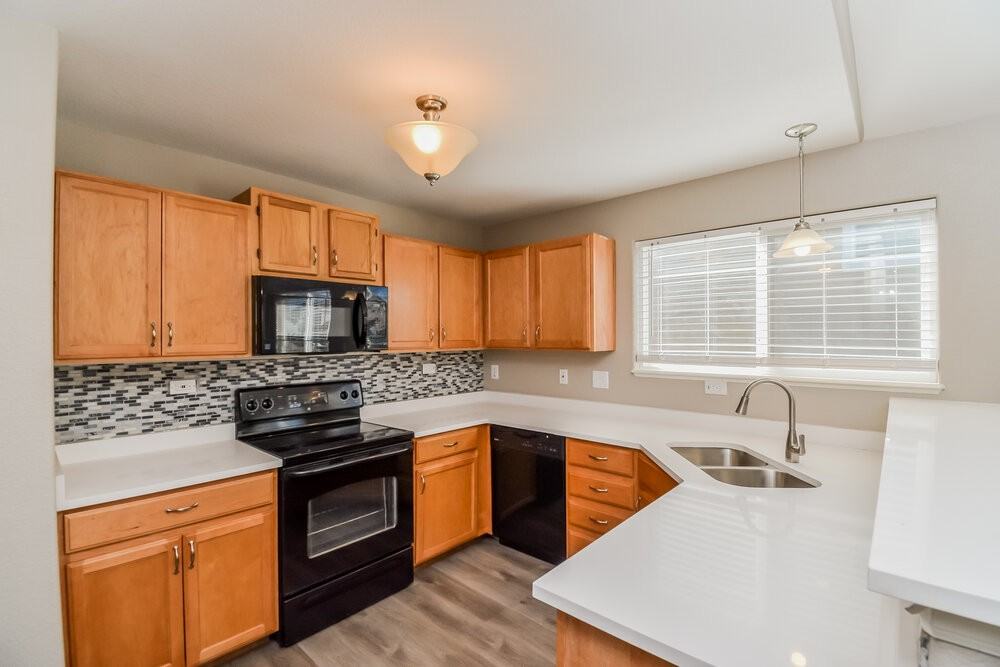 9489 Portmarnock Ct - Photo 6 of 17