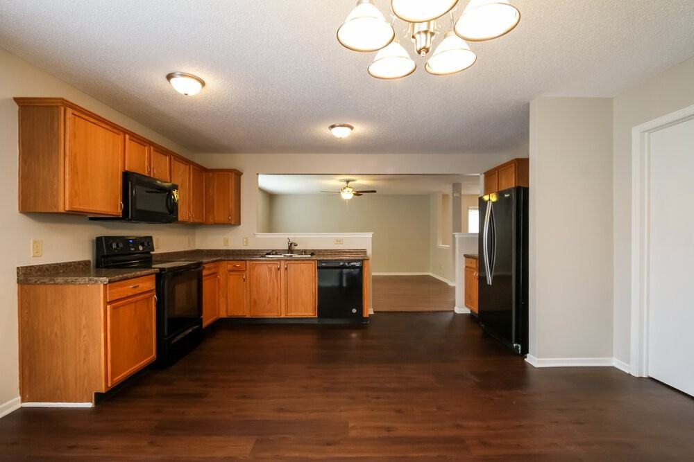 10743 Timothy Ln - Photo 4 of 15