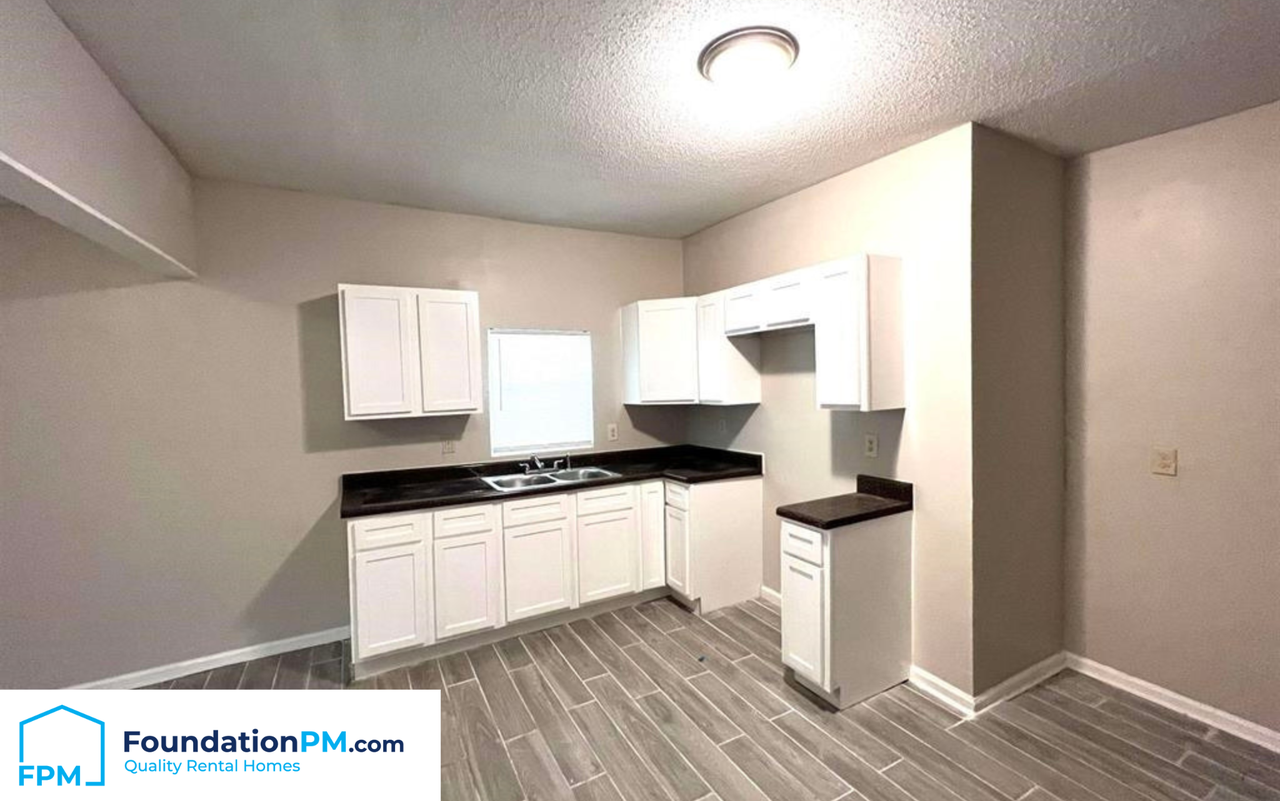 735 Roanoke Ave #1 - Photo 3 of 12