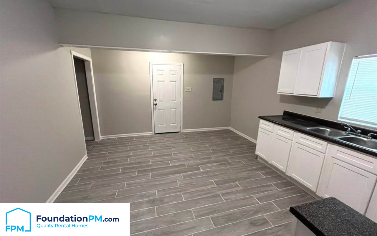 735 Roanoke Ave #1 - Photo 4 of 12