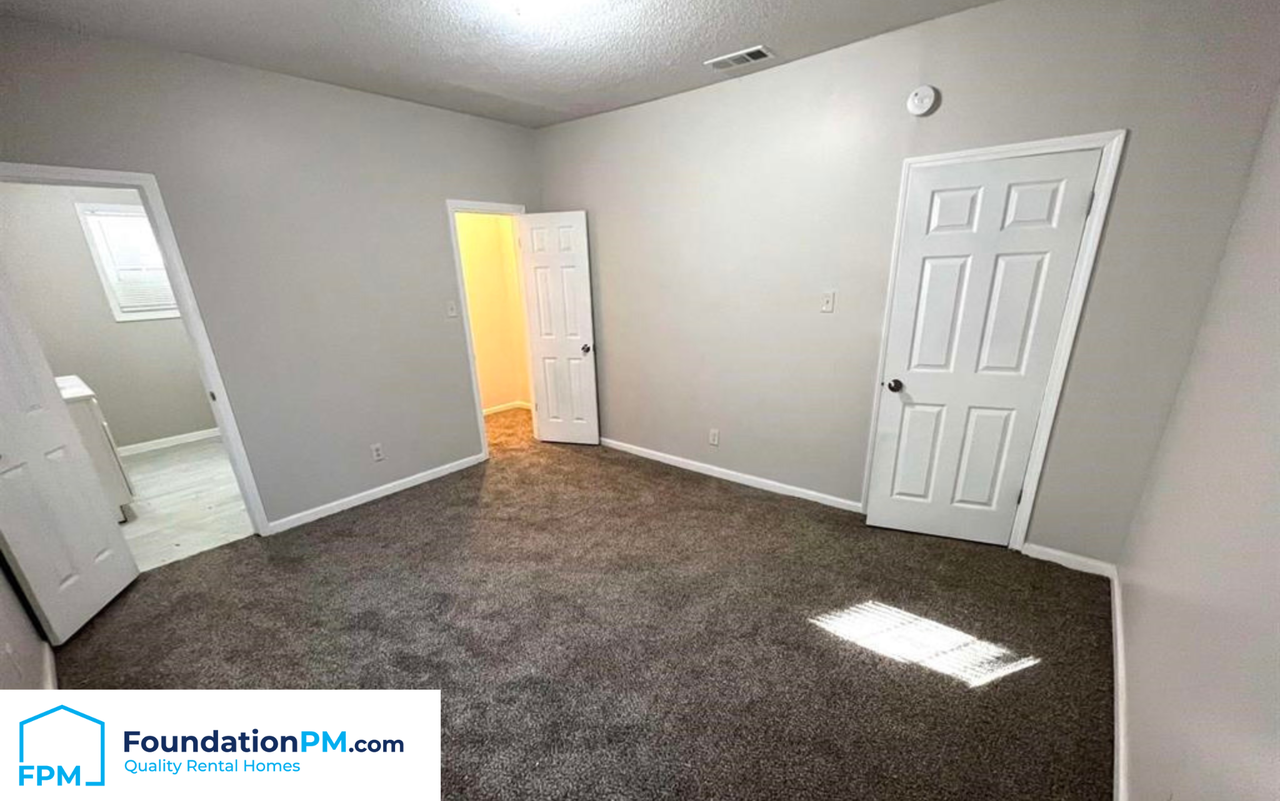 735 Roanoke Ave #1 - Photo 7 of 12