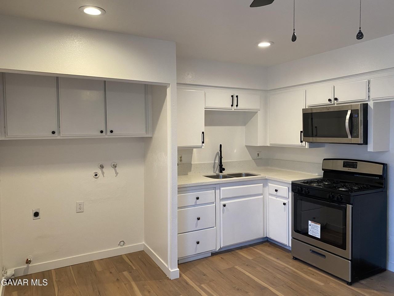 21401 Golden Hills Blvd #D - Photo 2 of 3