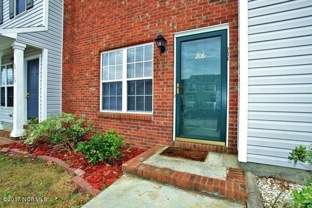 208 Meadowbrook Ln - Photo 5 of 33