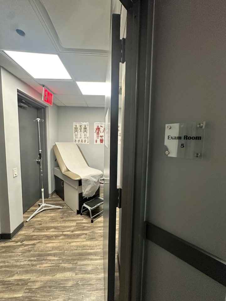 184 E 70th St #5154 - Photo 2 of 7