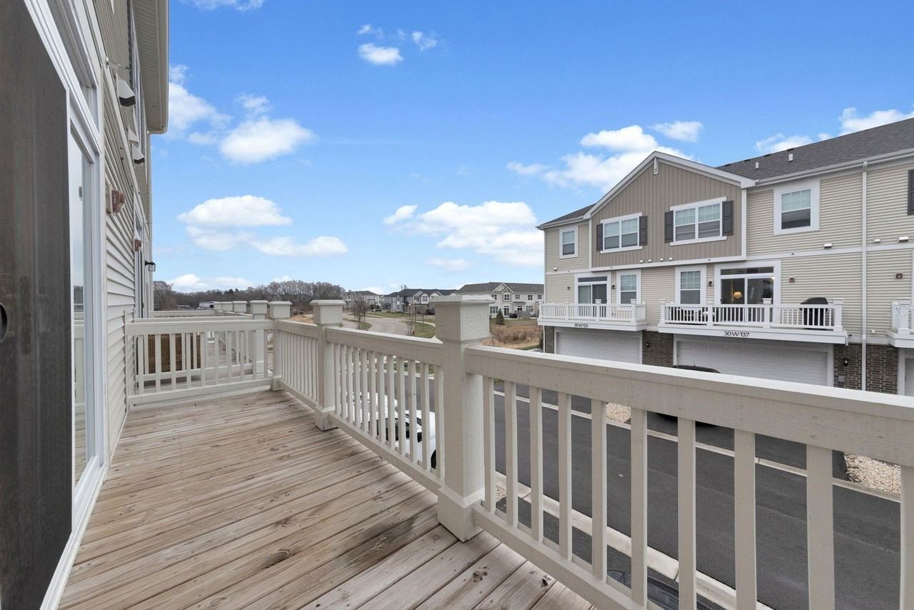 30W136 Wheeler Cir - Photo 6 of 18