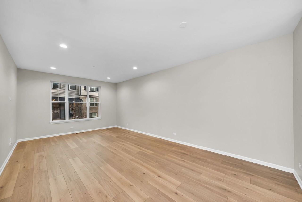 30W136 Wheeler Cir - Photo 7 of 18