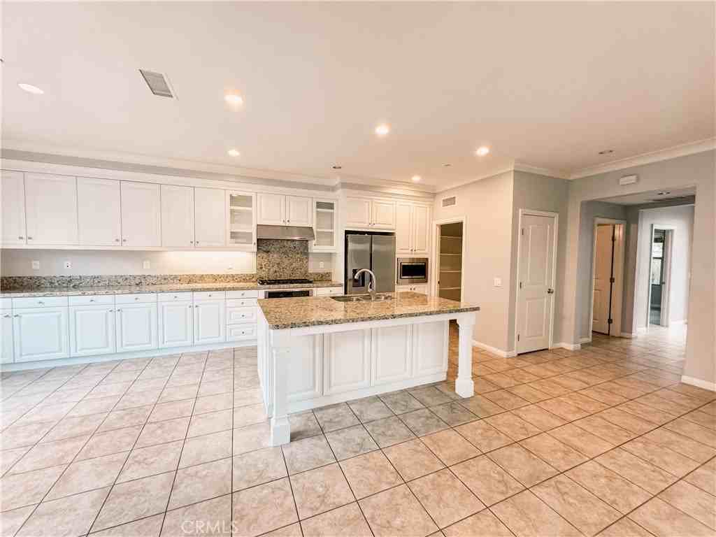 87 Coleridge - Photo 3 of 14