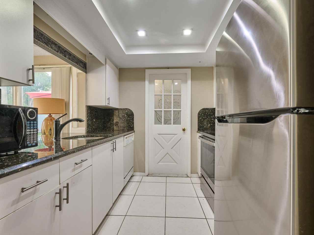 519 Sw 18th St - Photo 6 of 50