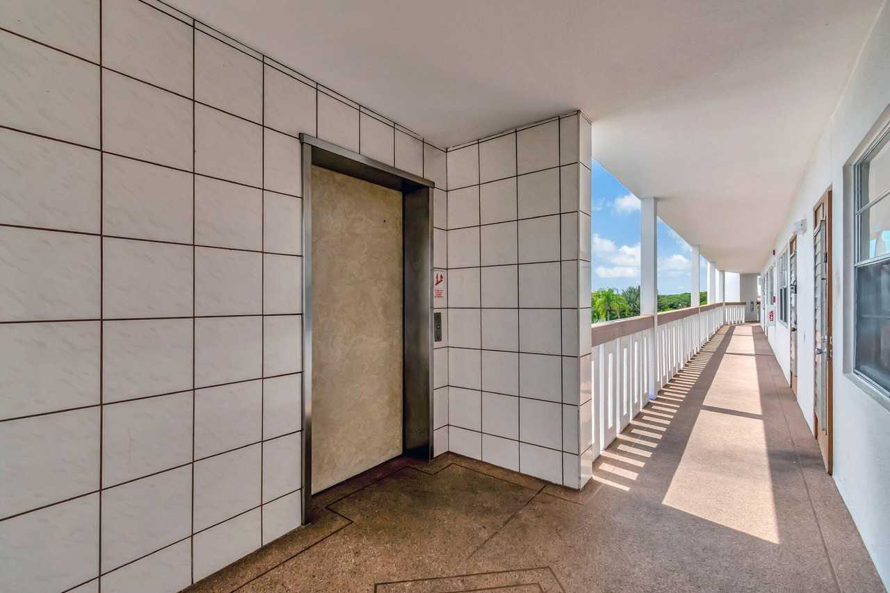 4050 Cornwall C - Photo 3 of 50