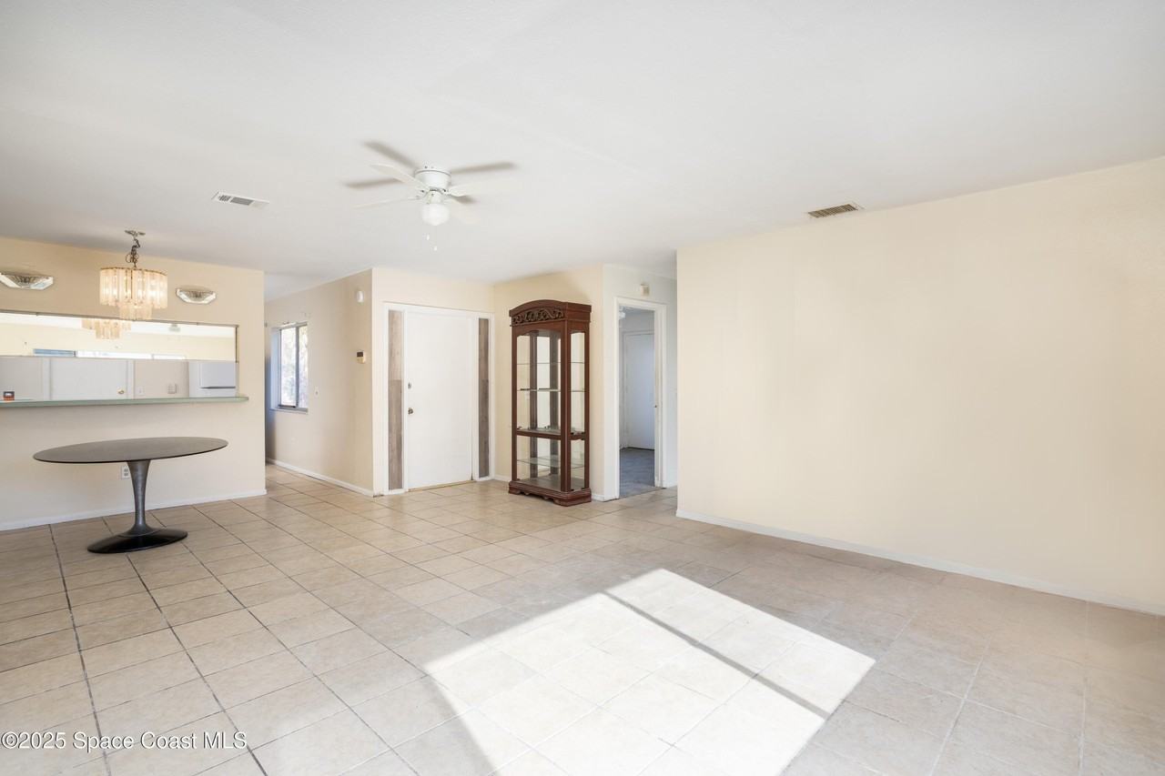 1202 Linmoor Cir Ne - Photo 6 of 25