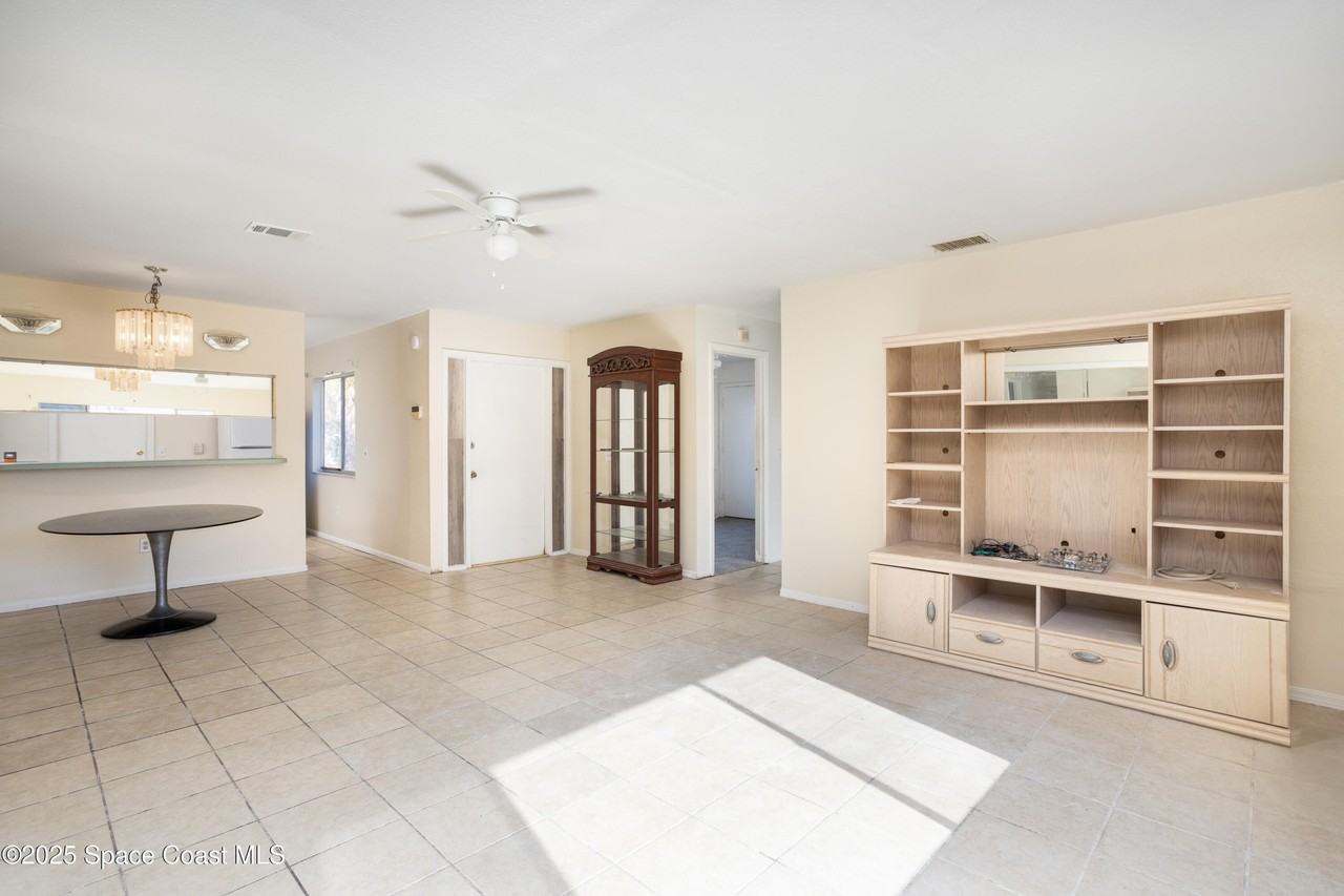 1202 Linmoor Cir Ne - Photo 7 of 25