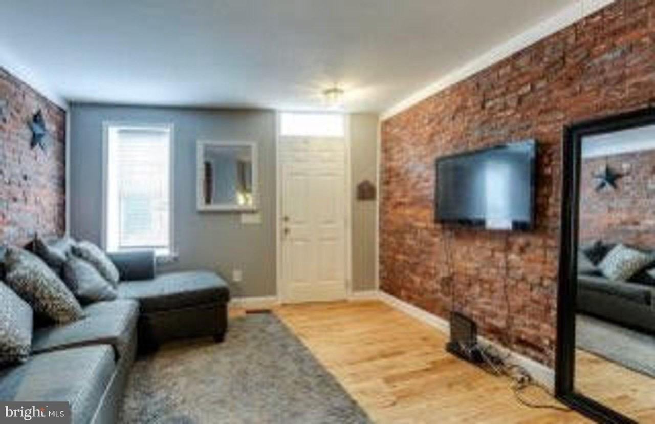 1711 Marshall St - Photo 2 of 18