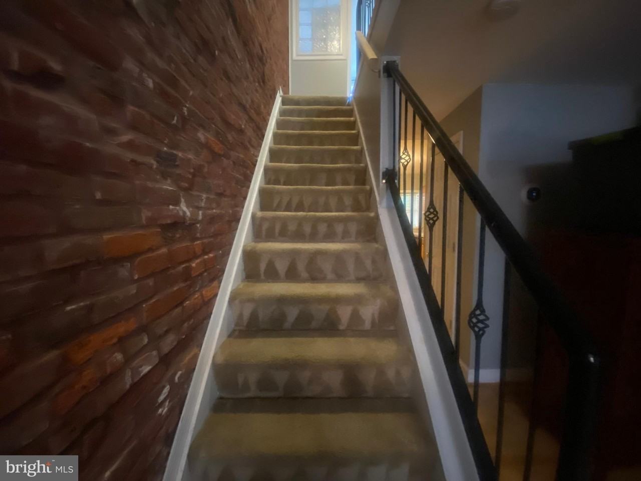 1711 Marshall St - Photo 7 of 18