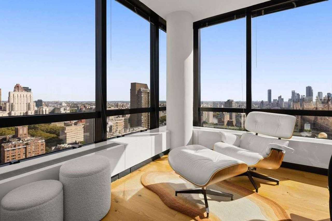 420 E 61st St #1330819P - Photo 7 of 25