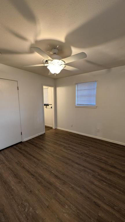 409 S Holly St - Photo 7 of 10