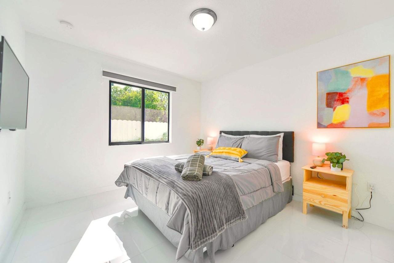 2110 Nw 66th St #1230849P - Photo 3 of 16