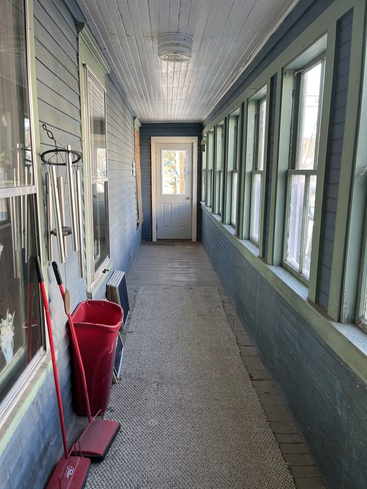 12 Royal St - Photo 2 of 15