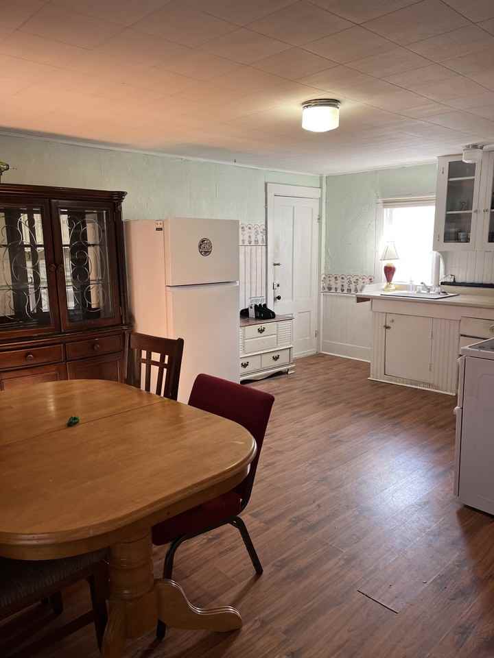 12 Royal St - Photo 3 of 15