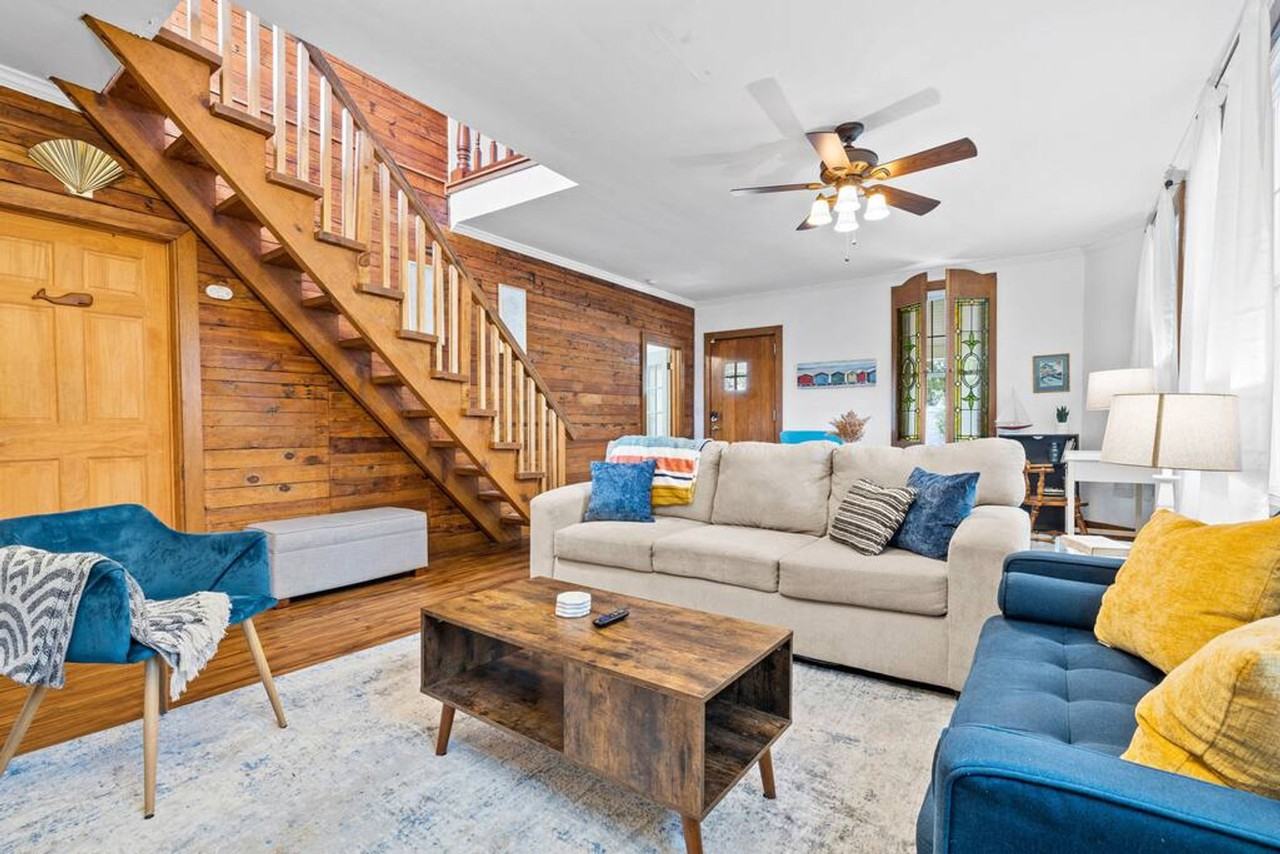 912 Little Bay Ave #1354816P - Photo 5 of 33