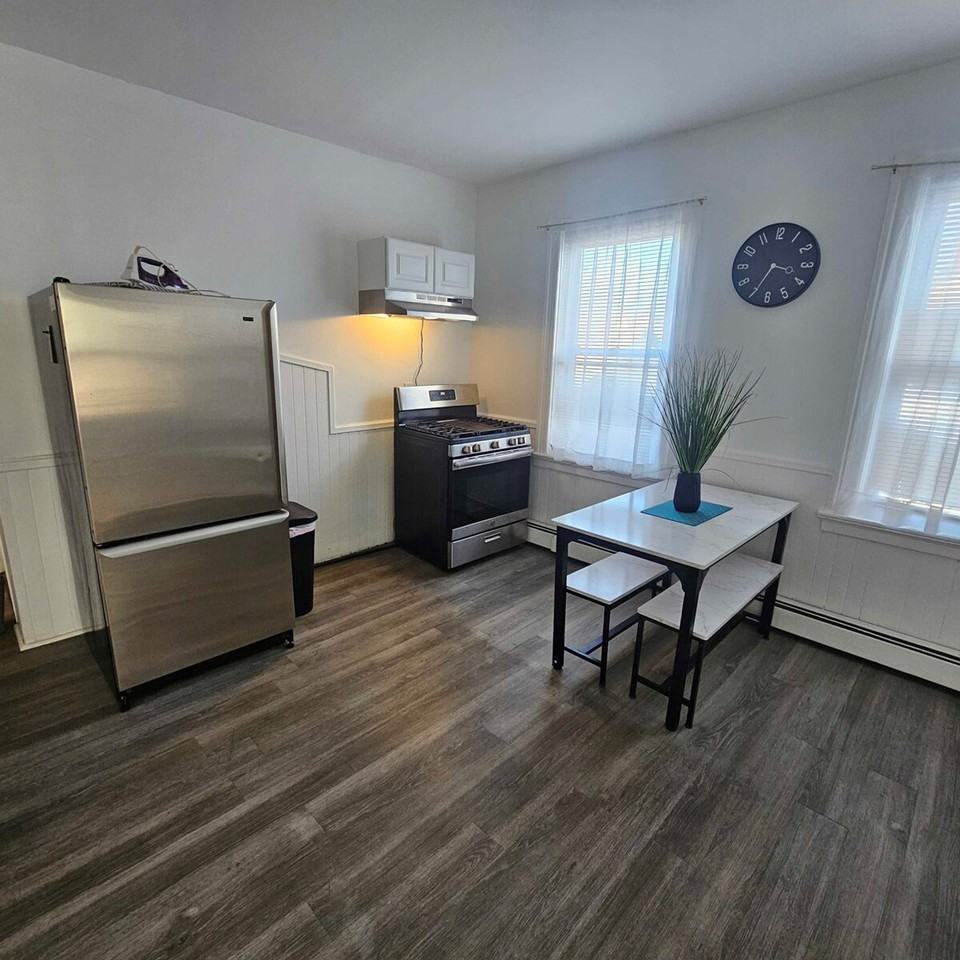 141 Wendell St #1373618P - Photo 3 of 16