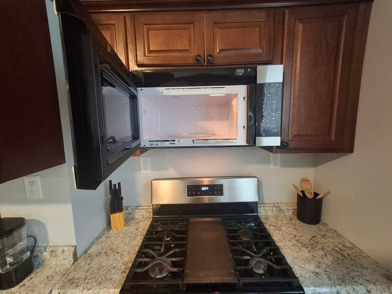 474 Manton Ave #1373637P - Photo 5 of 21