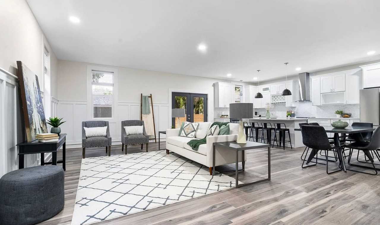 3039 N Park Ave #1372936P - Photo 2 of 19