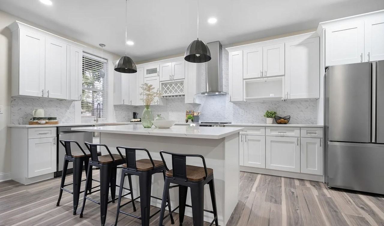 3039 N Park Ave #1372936P - Photo 6 of 19