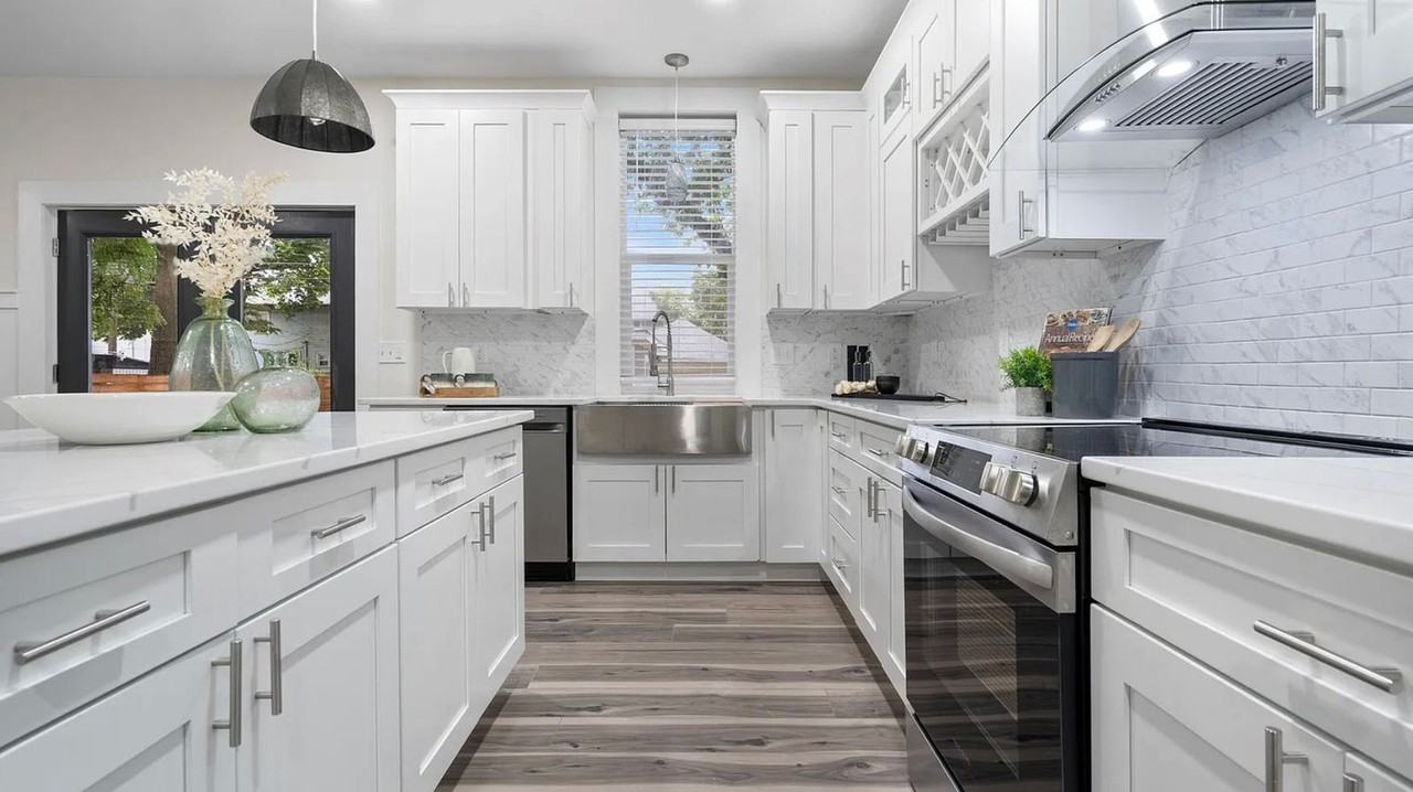 3039 N Park Ave #1372936P - Photo 7 of 19