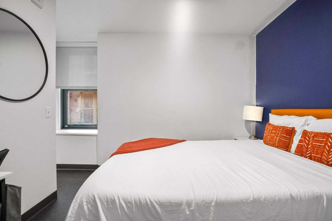 209 9th St #1376599P - Photo 6 of 11