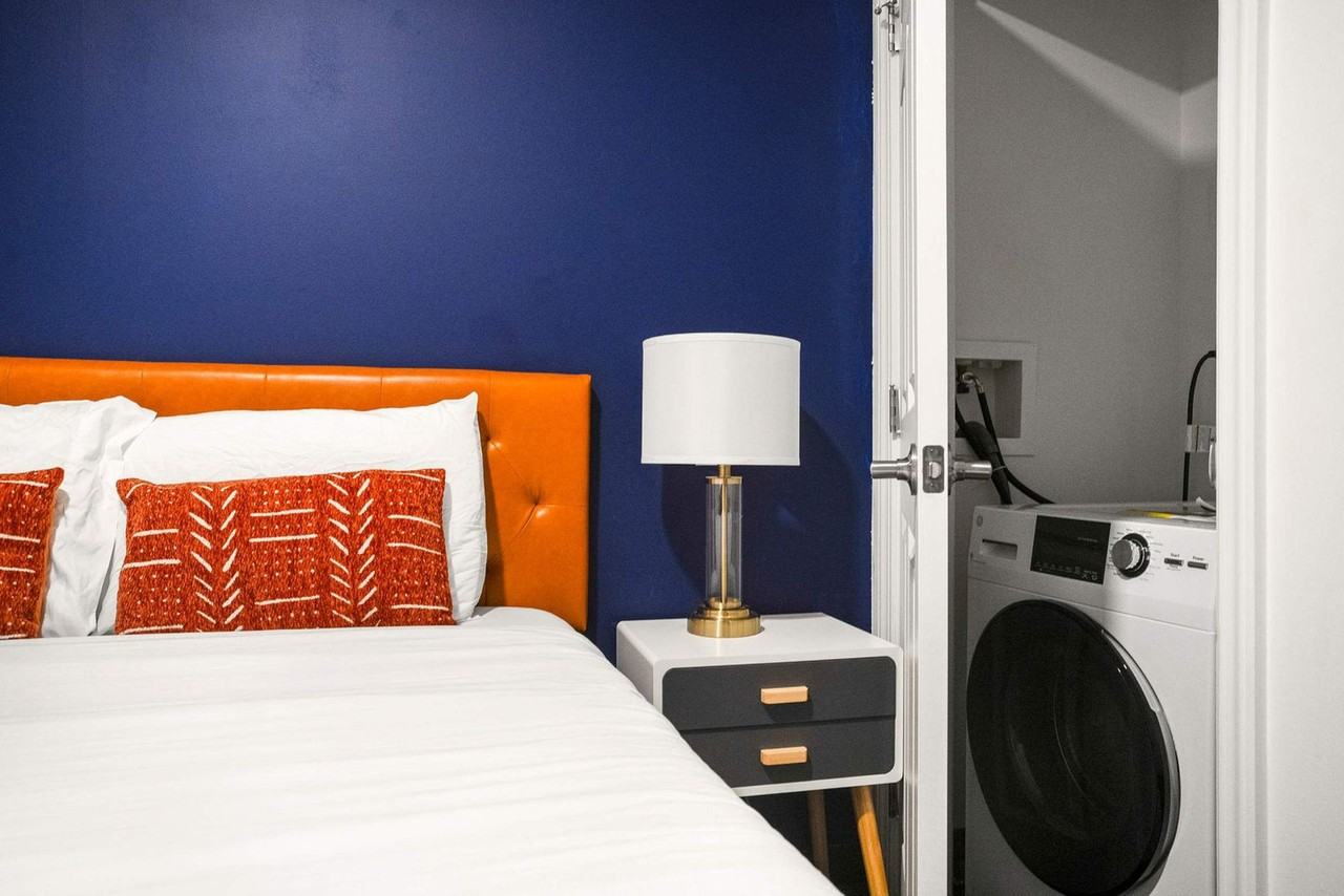 209 9th St #1376599P - Photo 7 of 11